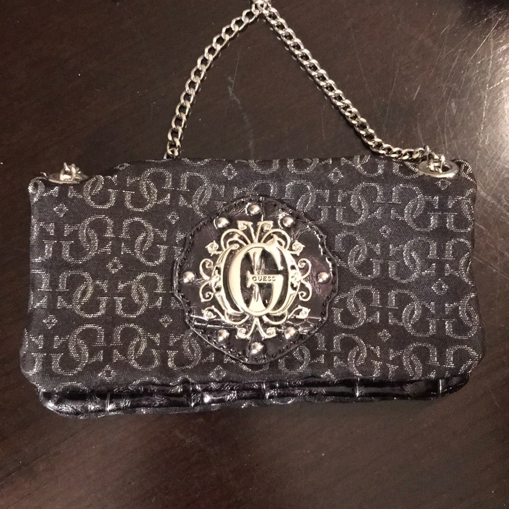 Small Guess clutch wallet